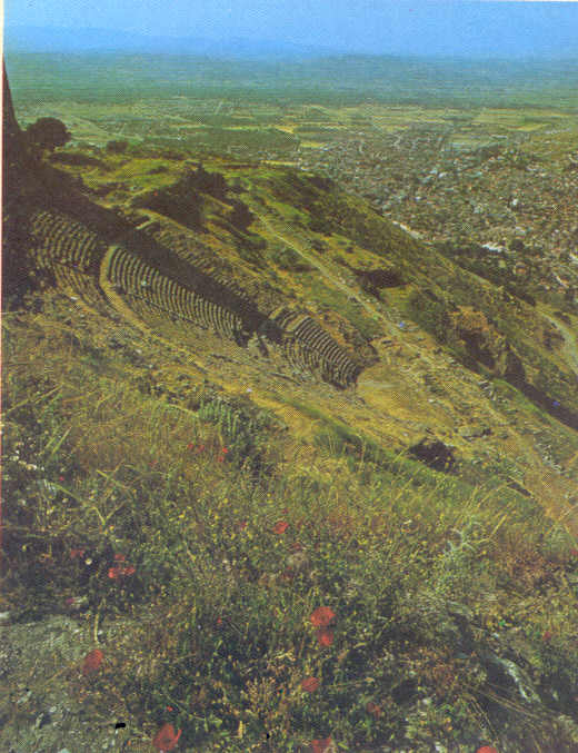 Photo of modern-day ruins of Pergamon